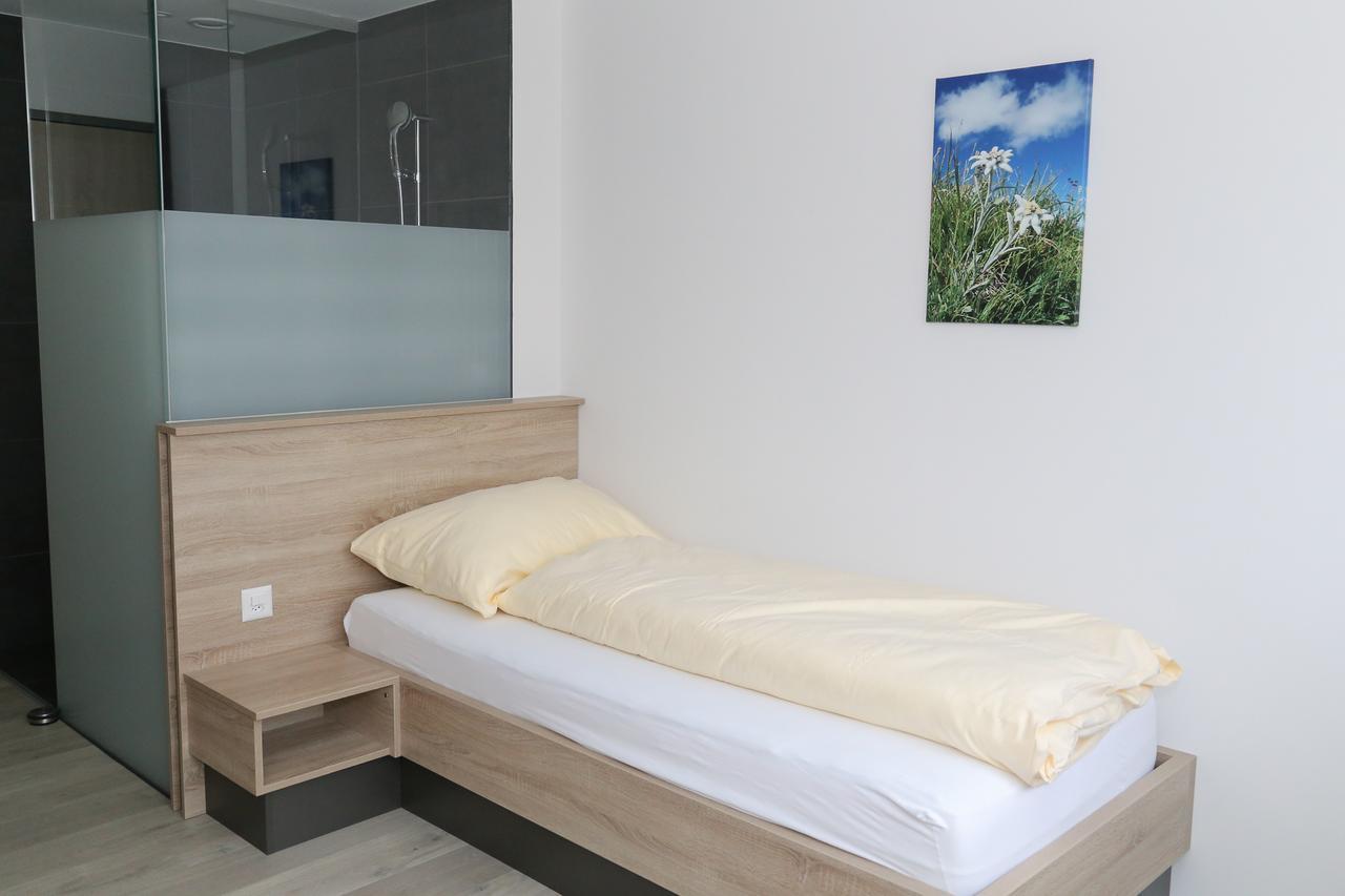 Hotel Traube Garni Kuttigen المظهر الخارجي الصورة